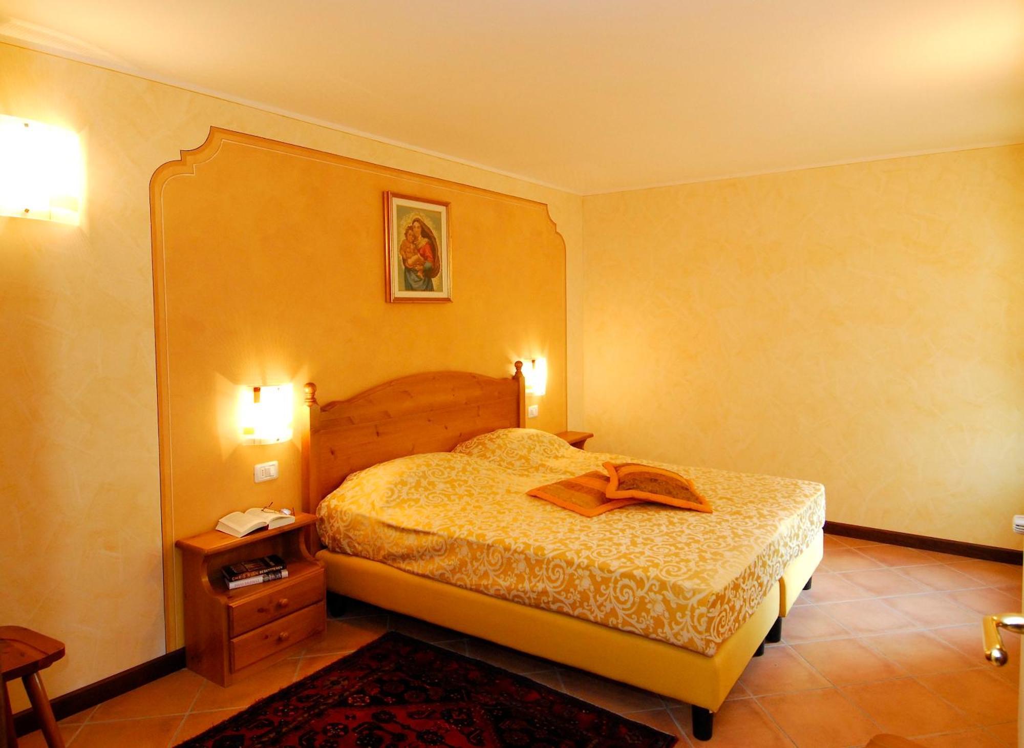 Hotel Pineta Campi Tremosine Szoba fotó